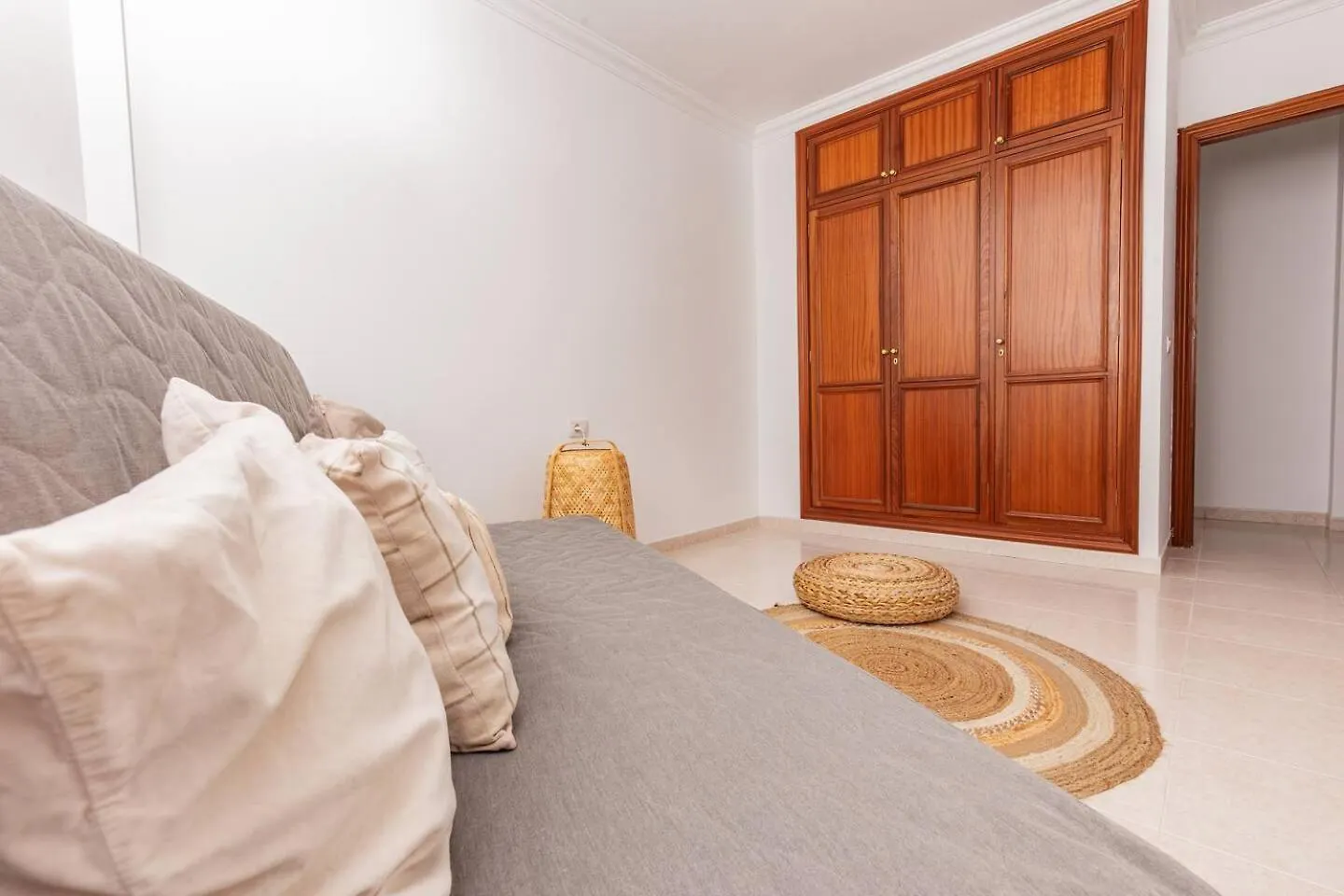 Radazul Beachfront Apartment Испания