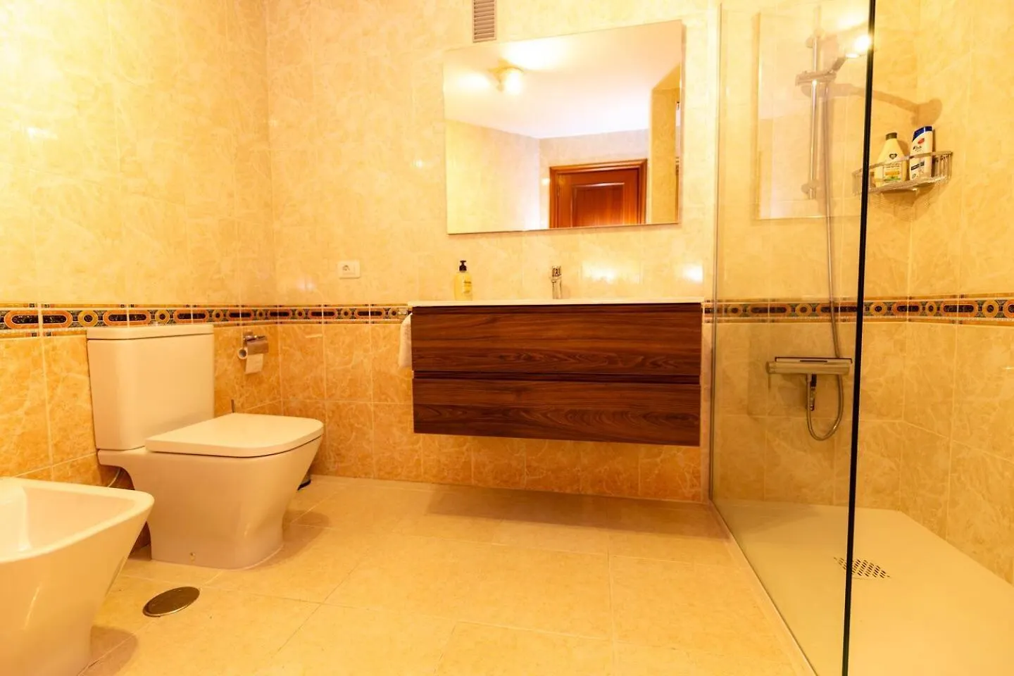 Radazul Beachfront Apartment