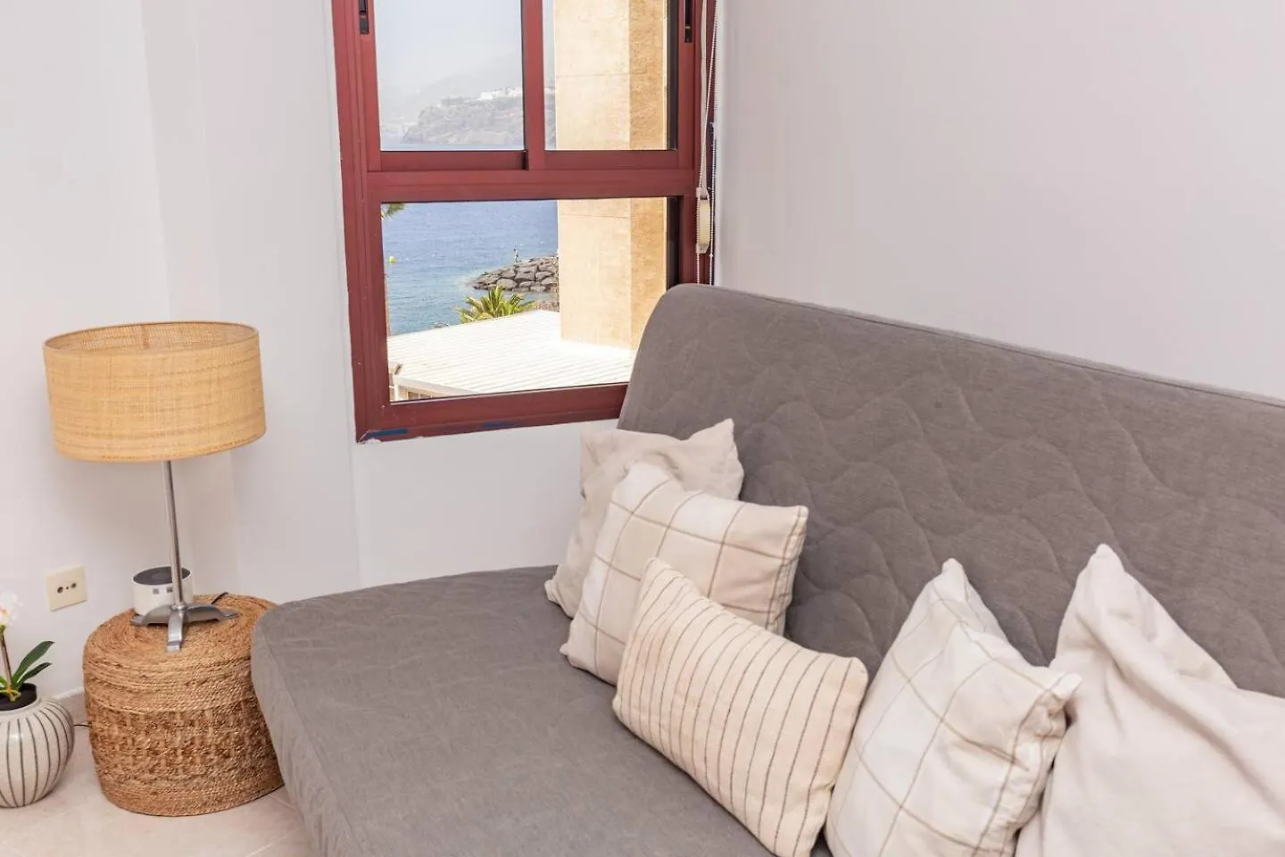 Radazul Beachfront Apartment