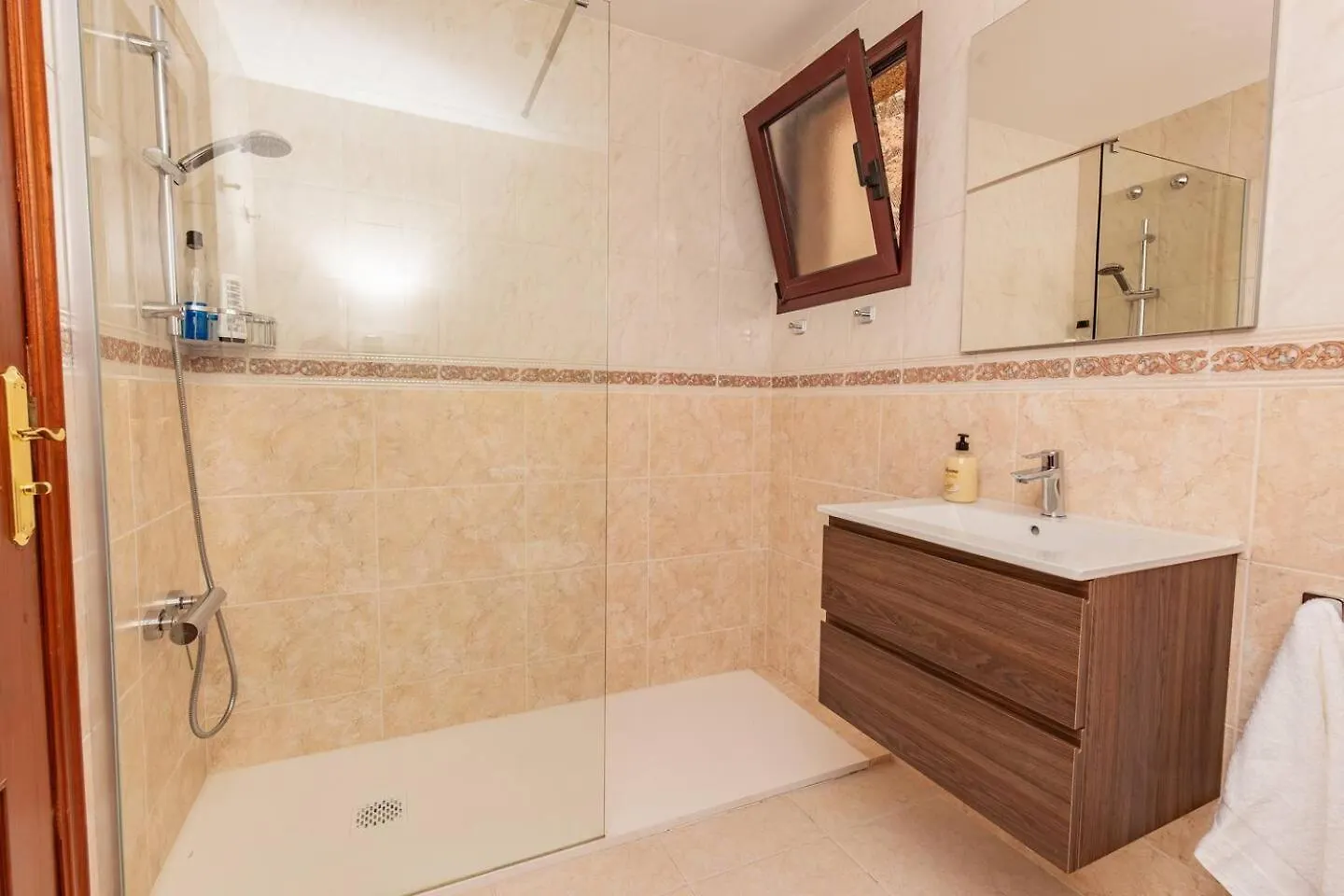 Radazul Beachfront Apartment Испания