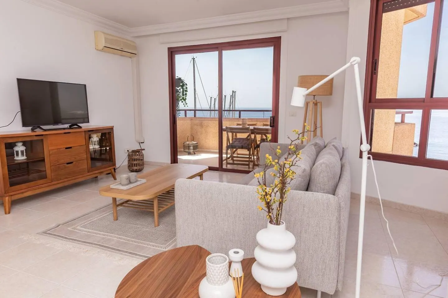 Radazul Beachfront Apartment