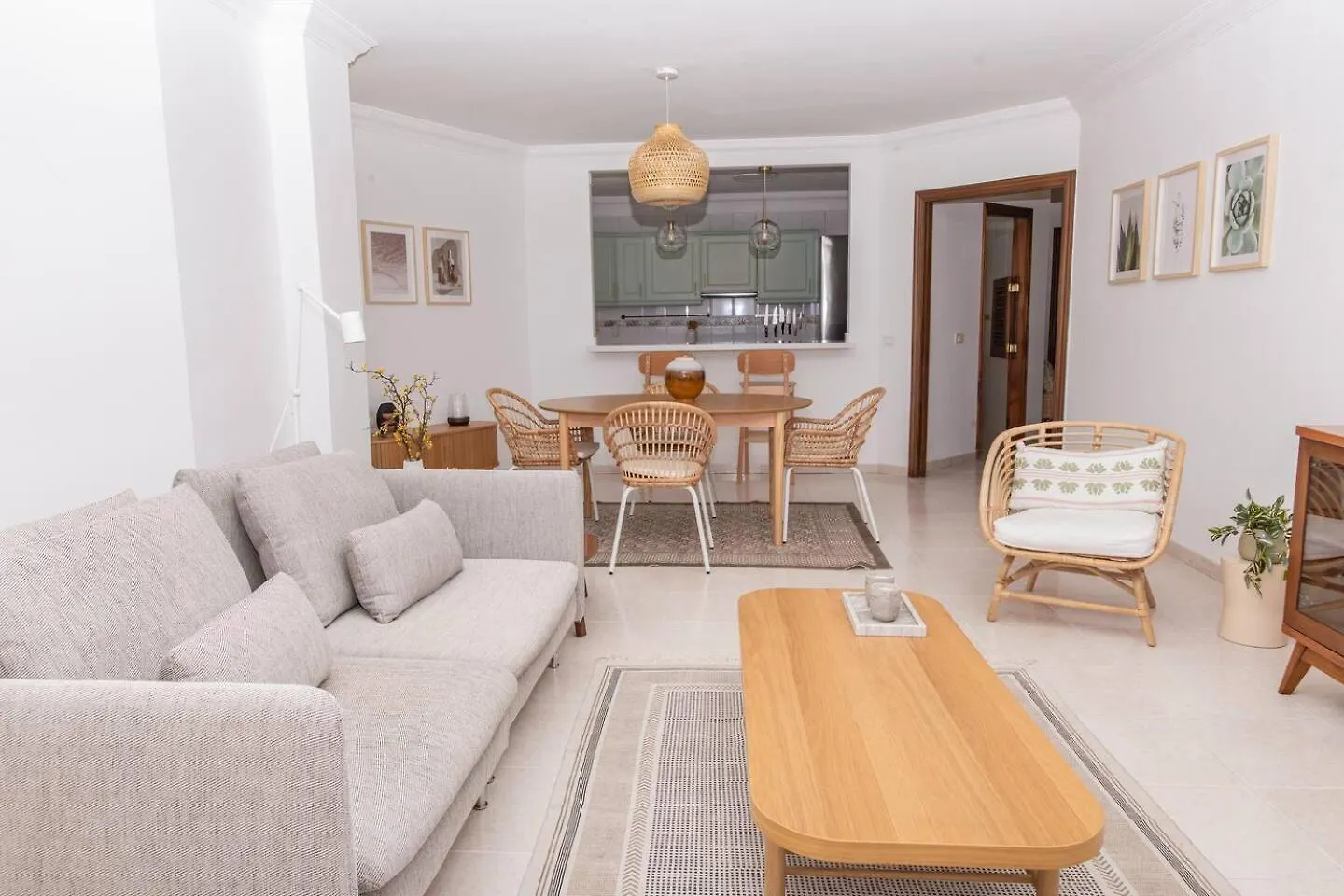 Radazul Beachfront Apartment